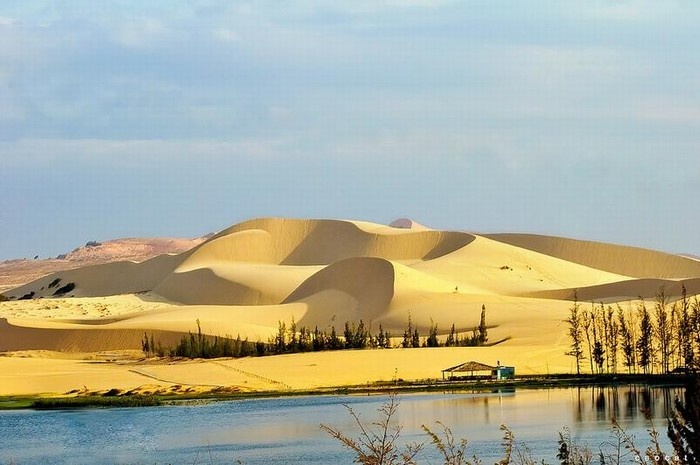 Bàu Trắng Mũi Né - Thắng cảnh đồi cát trắng đẹp nhất Phan Thiết