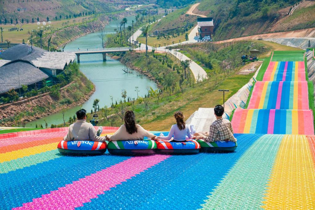 Mộc Châu Island - The Bullet Hotel, Mộc Châu (giá cập nhật 2025)