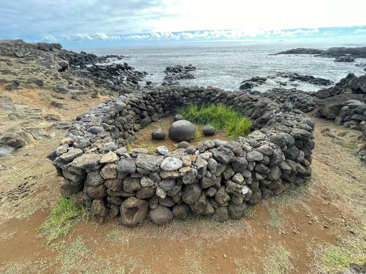 Te Pito Kura - Rapa Nui National Park