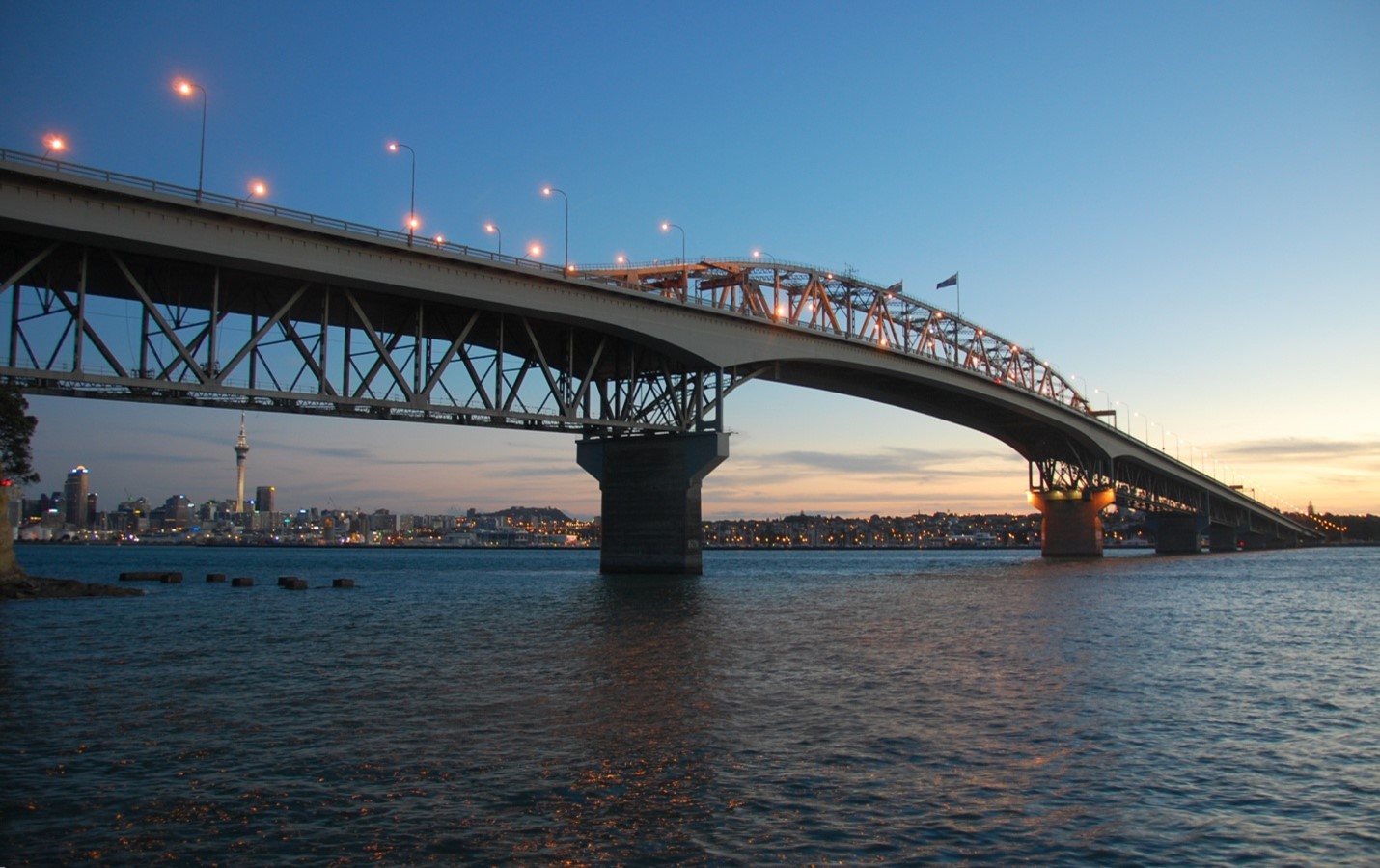 Auckland Harbour Bridge - WinWay Travel