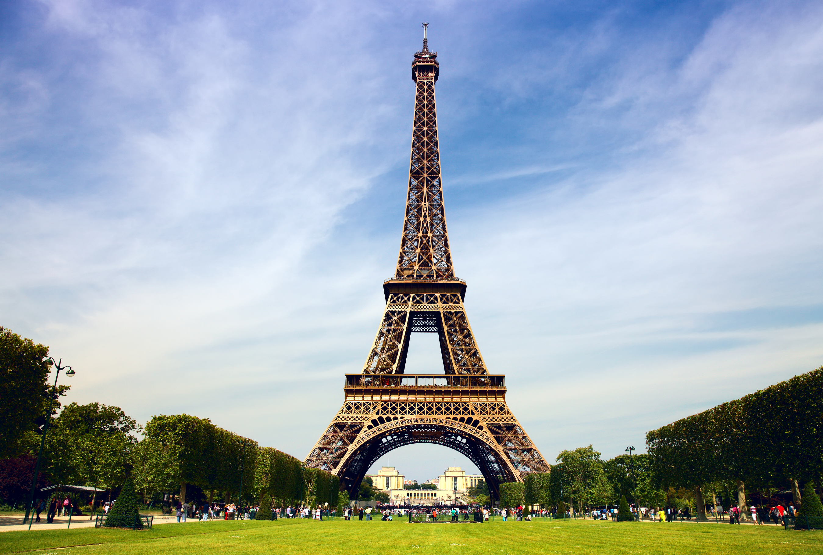 Tháp Eiffel - 18 Sự Kiện Thú Vị Cỏ Thể Bạn Chưa Biết