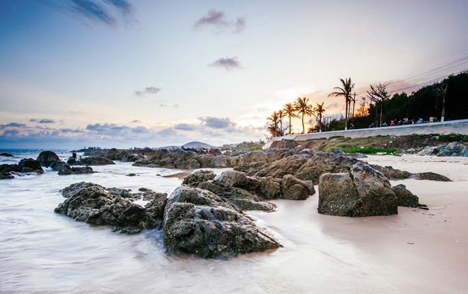 BAI DA ONG DIA BEACH - MUI NE BEACH ATTRACTION