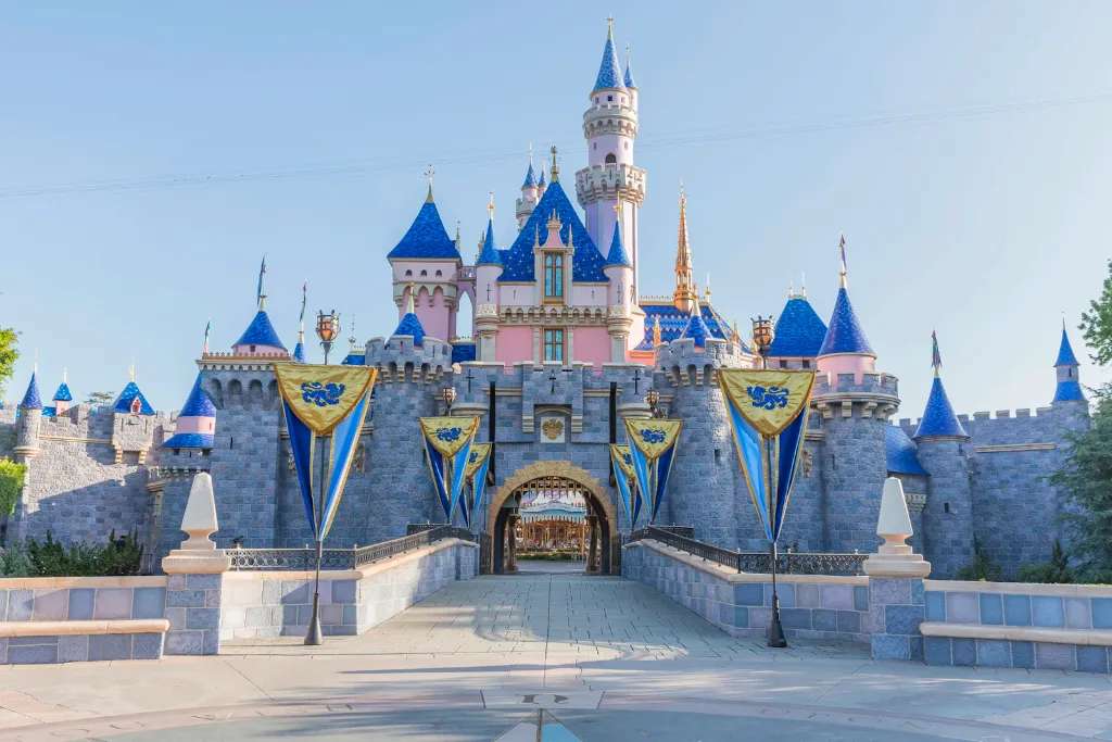 Công viên Disneyland ở Mỹ và những kinh nghiệm du lịch chi tiết nhất