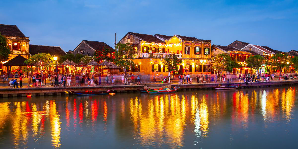 Talk about Hoi An ancient town: Từ vựng và các mẫu câu giao tiếp