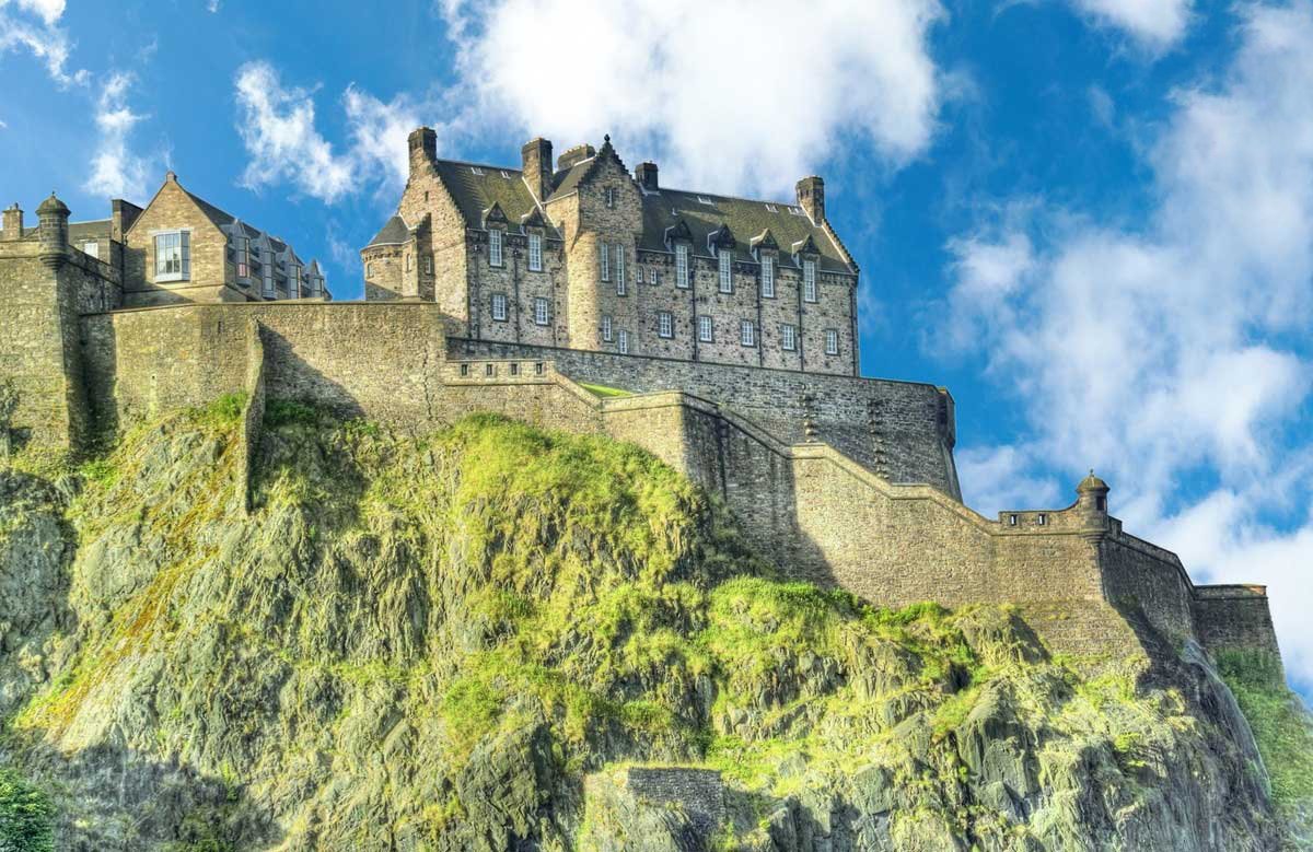 Lâu đài Edinburgh mang vẻ đẹp nguy nga, tránng lệ ở Scotland