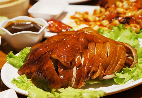 Tips thưởng thức Vịt quay Bắc Kinh thơm ngon chuẩn vị