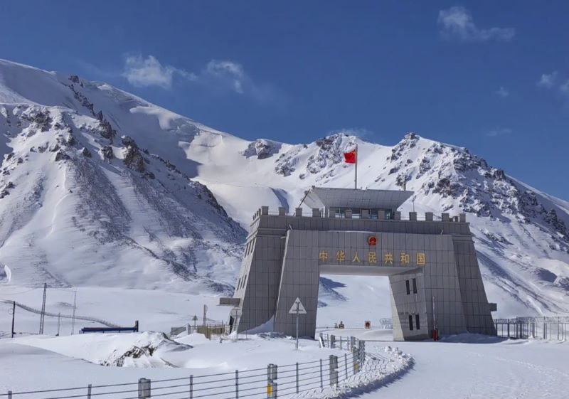 新疆喀什红其拉甫国门简介_旅游攻略_门票价格_地址_图片等信息- 必经地旅游网