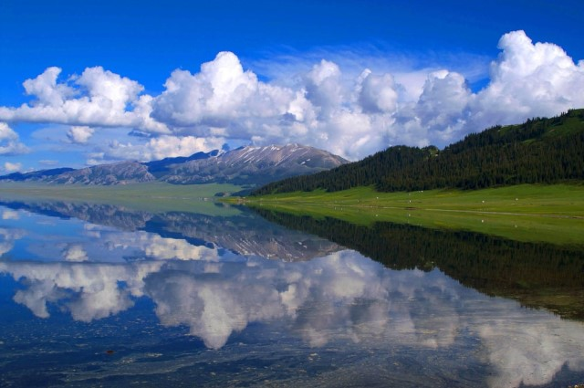 賽里木湖景區| 海峽兩岸旅遊交流協會