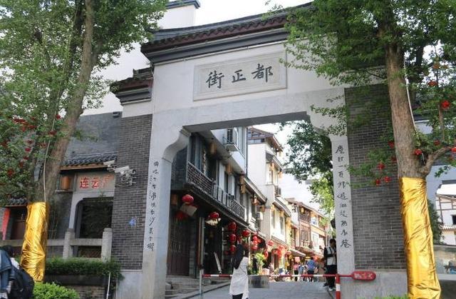 湖南长沙低调老街，美食众多，古色古香，但知道的游客并不多
